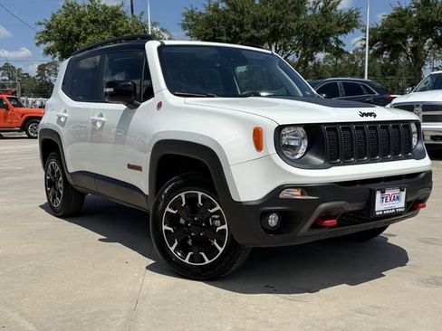 Used 2023 Jeep Renegade Trailhawk AWD/4WD image 2