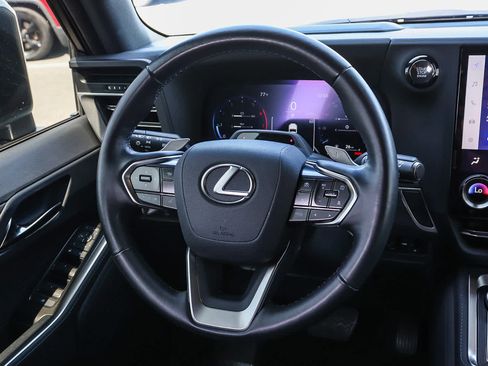 Used 2024 Lexus GX 550 w/ Cold Area Package AWD/4WD image 16