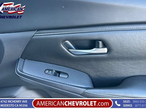 Used 2025 Nissan Sentra SV FWD image 22