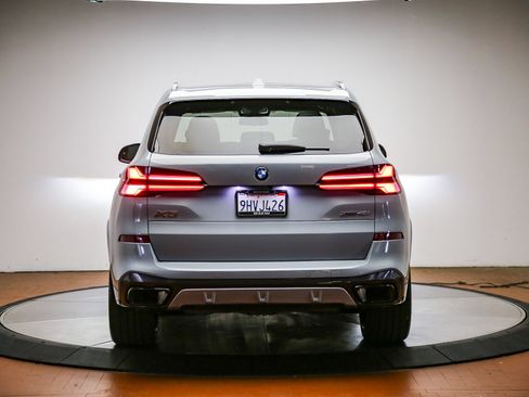 Used 2024 BMW X5 xDrive40i w/ M Sport Package AWD/4WD image 3