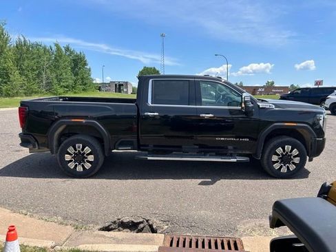 Used 2024 GMC Sierra 3500 Denali w/ Denali Reserve Package AWD/4WD image 7