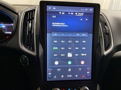 Used 2023 Ford Edge SEL image 36