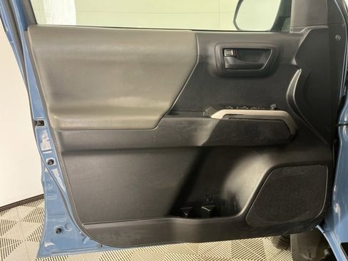 Used 2019 Toyota Tacoma SR5 image 10