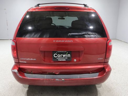 Used 2006 Dodge Caravan SXT w/ Popular Equipment Group I FWD image 3