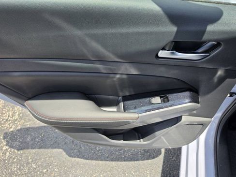 Used 2024 Nissan Altima 2.5 SR w/ SR Premium Package image 12