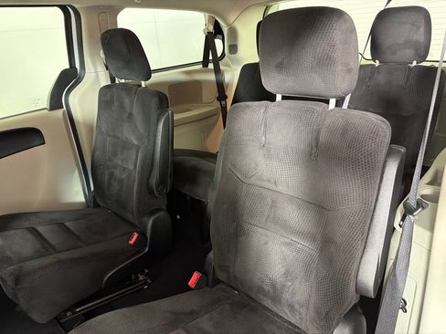 Used 2014 Dodge Grand Caravan SXT FWD image 18