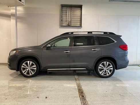 Used 2019 Subaru Ascent Touring w/ Popular Package #3 AWD/4WD image 9