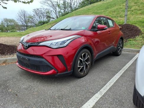 Certified 2021 Toyota C-HR XLE image 4