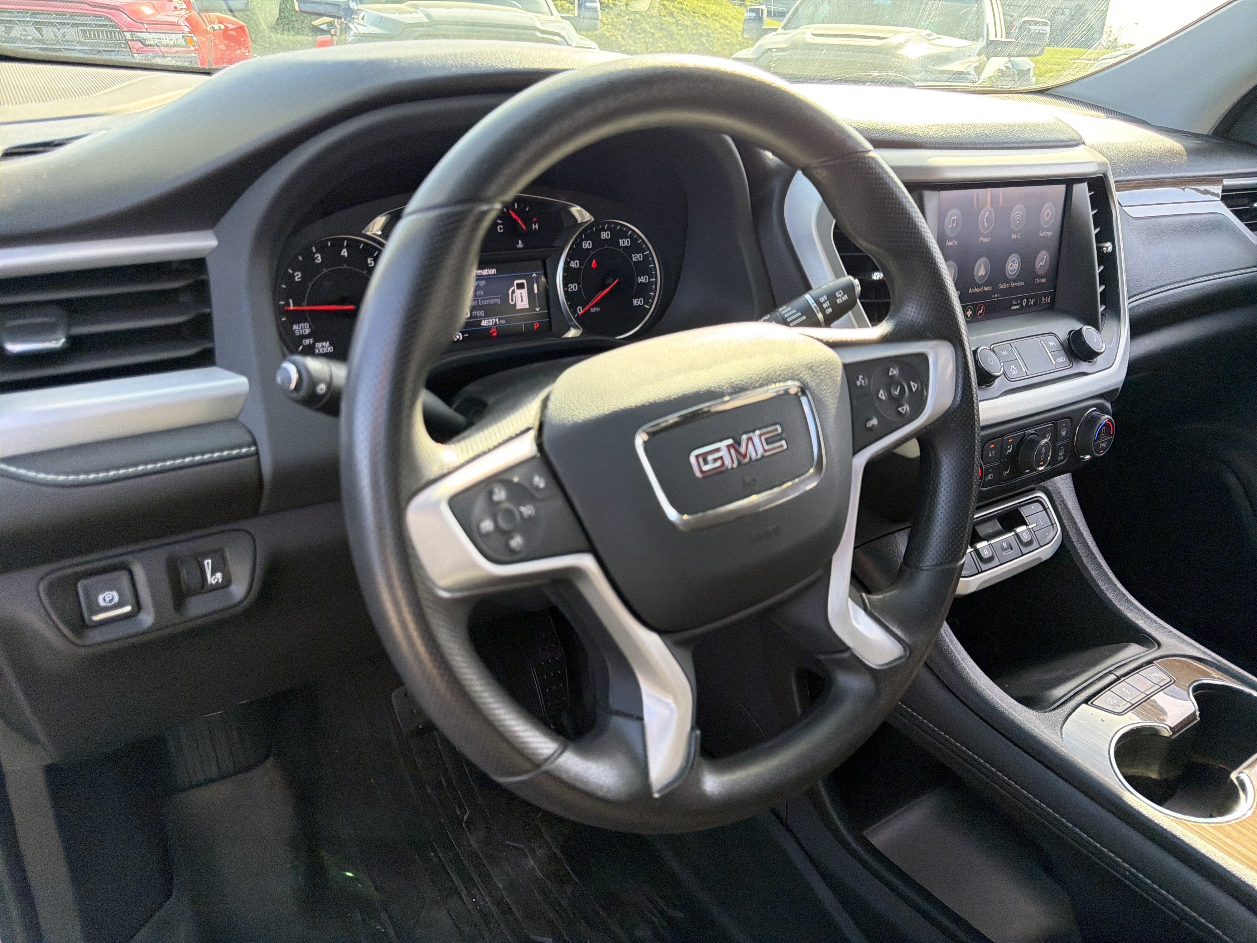 Used 2022 GMC Acadia SLE w/ Driver Convenience Package FWD image 15