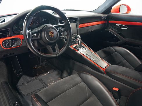 Used 2018 Porsche 911 GT3 RWD image 2