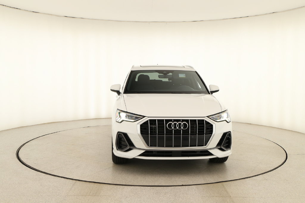 Certified 2024 Audi Q3 2.0T Premium w/ Convenience Package AWD/4WD image 11