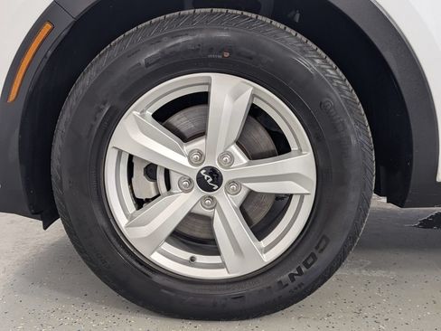 Used 2023 Kia Sorento LX FWD image 8