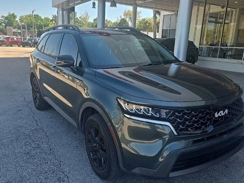 Certified 2023 Kia Sorento S w/ Panoramic Sunroof Package image 2