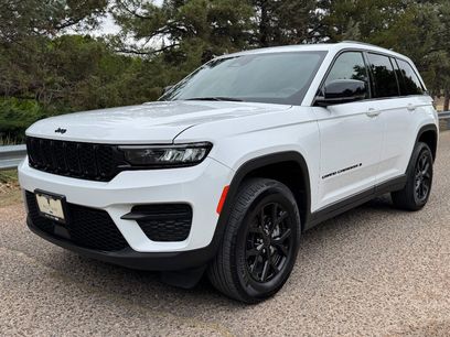 Used 2025 Jeep Grand Cherokee Altitude