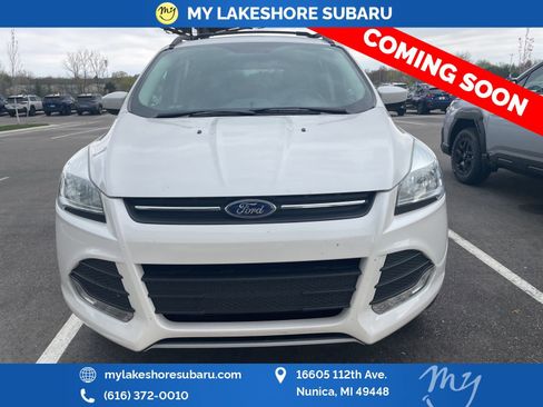 Used 2016 Ford Escape SE w/ Equipment Group 201A AWD/4WD image 2