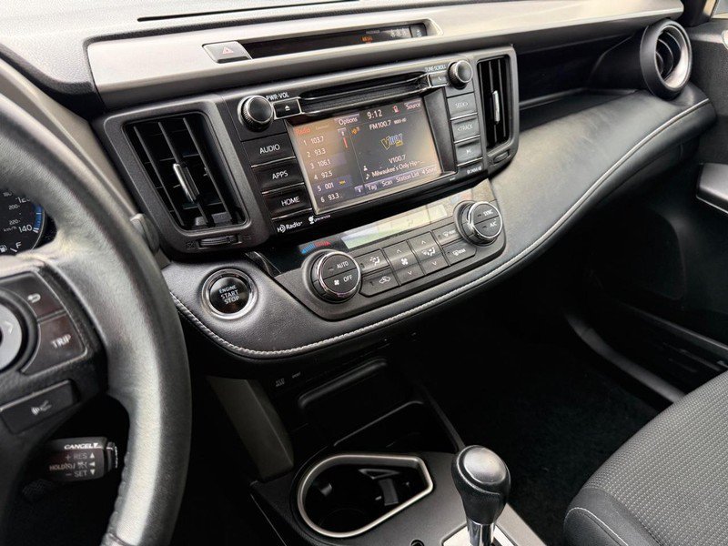 Used 2018 Toyota RAV4 XLE AWD/4WD image 25