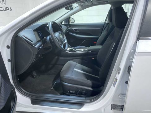 Used 2023 Hyundai Sonata SEL w/ Convenience Package FWD image 2