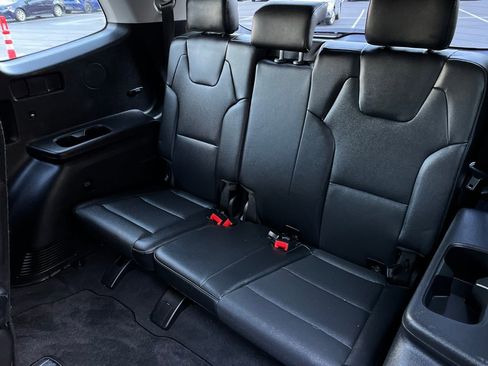 Used 2023 Kia Telluride EX w/ EX Captain's Chair Package image 23