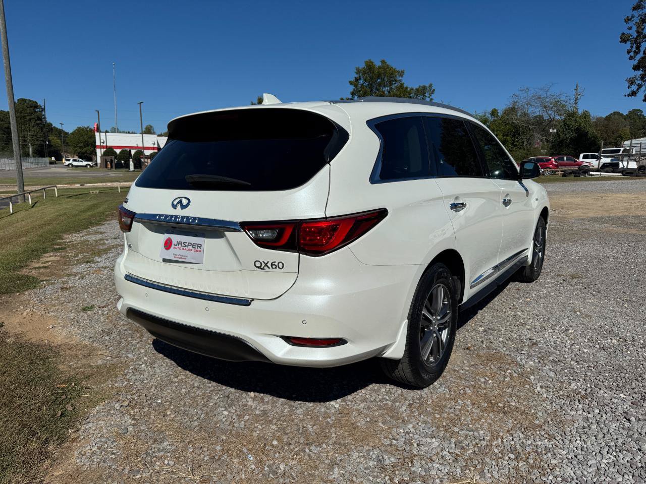 Used 2020 INFINITI QX60 Luxe w/ Essential Package AWD/4WD image 3