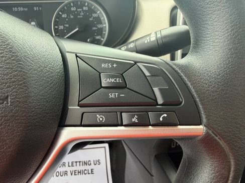 Used 2021 Nissan Versa SV FWD image 19