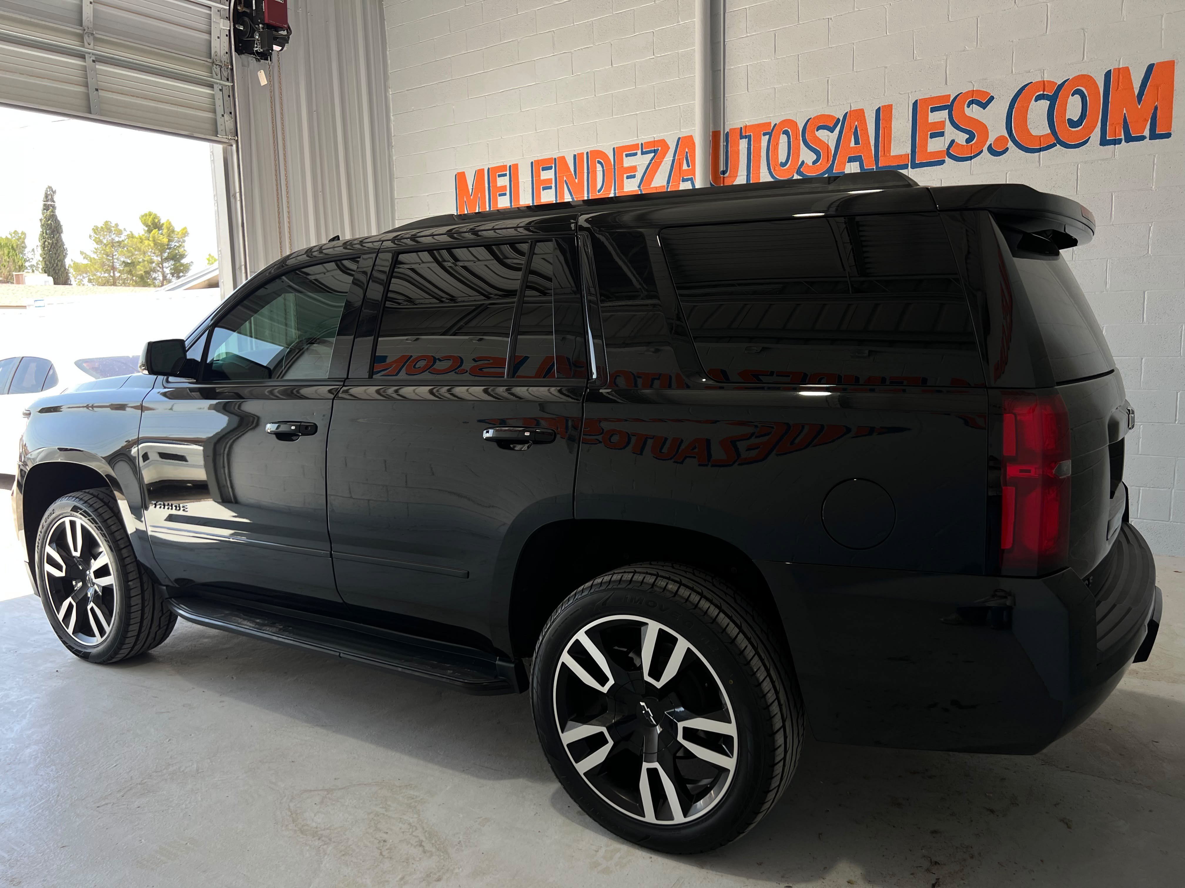 Used 2020 Chevrolet Tahoe Premier RWD image 3