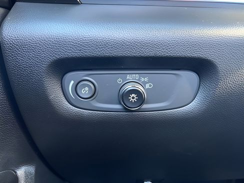 Used 2023 Chevrolet Traverse RS image 24