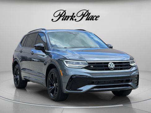 Used 2023 Volkswagen Tiguan SE R-Line FWD image 4
