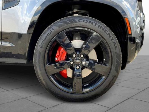 Used 2024 Land Rover Defender 110 X image 10