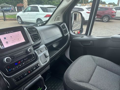 Used 2024 RAM ProMaster 2500 w/ Convenience Group FWD image 45