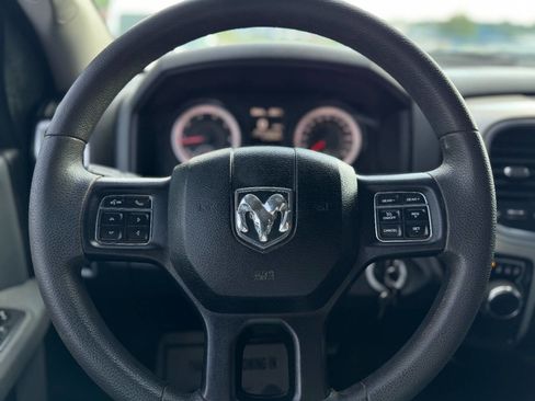 Used 2019 RAM 1500 Classic SLT image 10