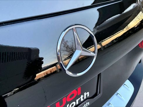 Used 2024 Mercedes-Benz GLB 250 image 10