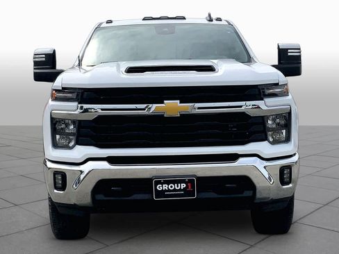 Used 2024 Chevrolet Silverado 2500 LT AWD/4WD image 4