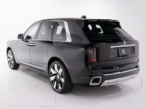 New 2026 Rolls-Royce Cullinan AWD/4WD image 3