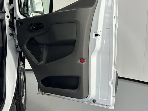 Used 2025 Ford Transit 250 148 Medium Roof RWD image 9