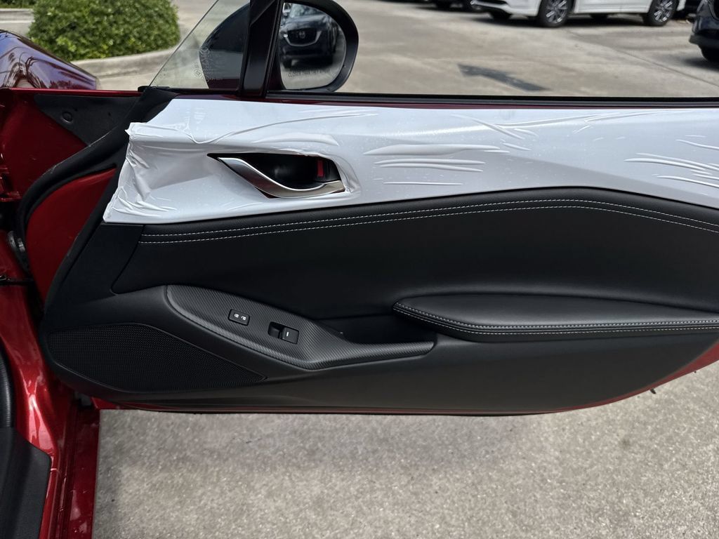 New 2026 MAZDA MX-5 Miata Club w/ Interior Package RWD image 41