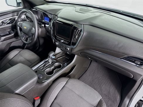 Used 2023 Chevrolet Traverse LT image 29