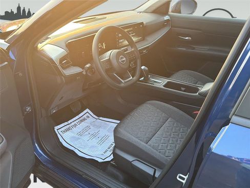 Used 2025 Nissan Kicks SV w/ SV Premium Package AWD/4WD image 11