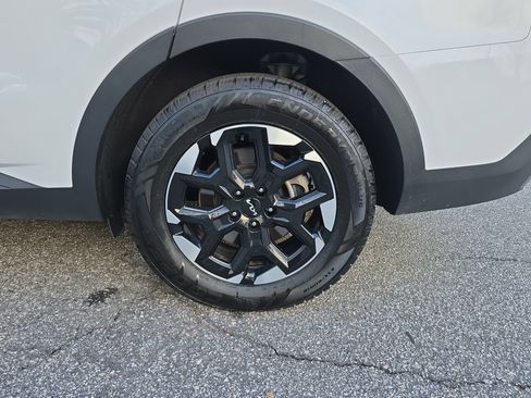 Used 2024 Kia Sorento S image 32