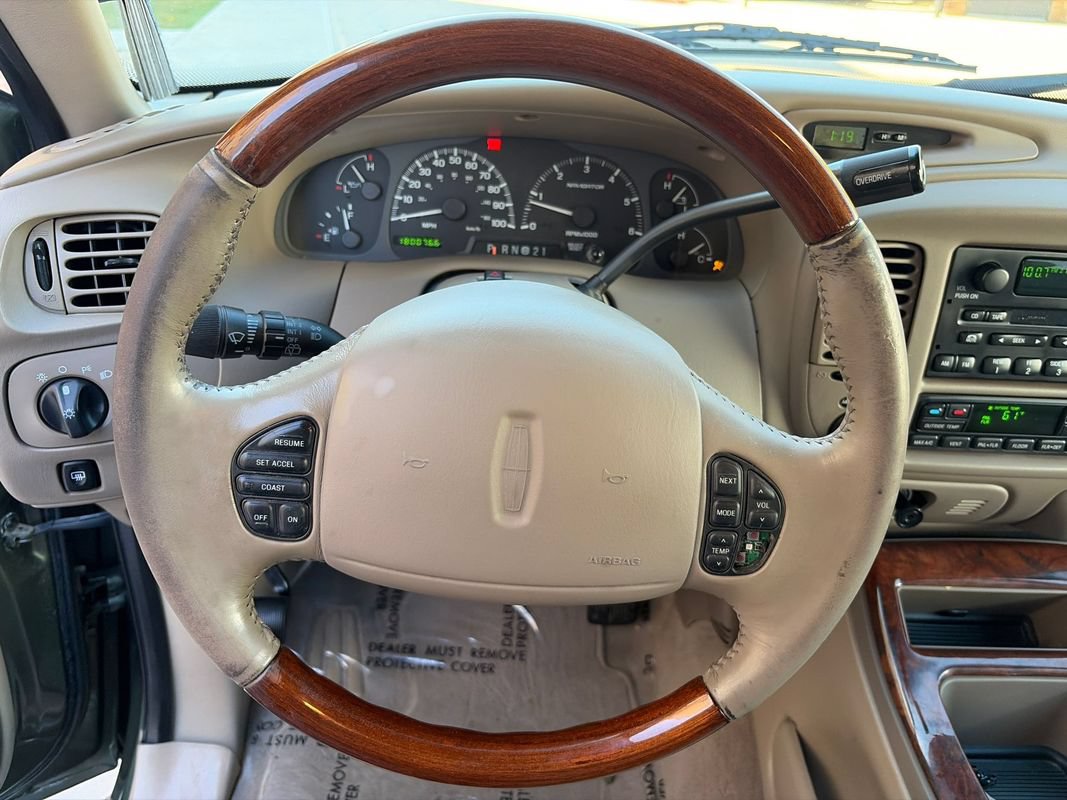 Used 2001 Lincoln Navigator 4WD image 12