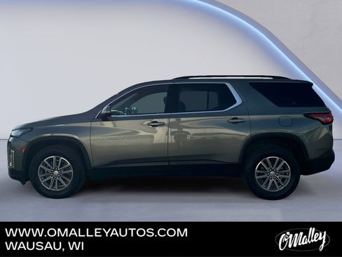 Used 2022 Chevrolet Traverse LT image 2