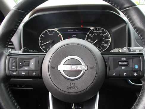 Used 2023 Nissan Rogue SV w/ SV Premium B Package AWD/4WD image 17
