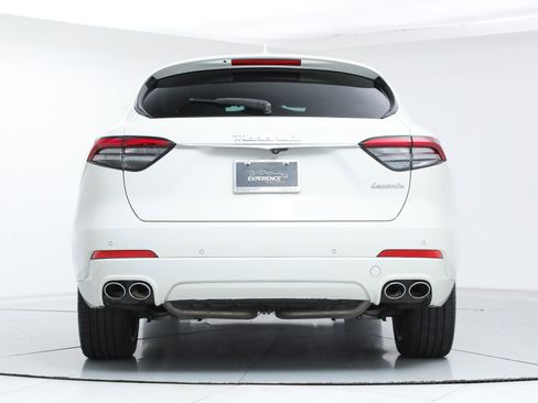 Certified 2023 Maserati Levante GT image 4