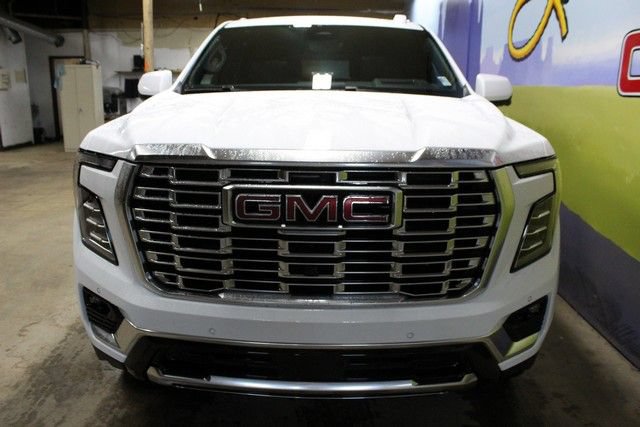 New 2026 GMC Yukon Denali w/ Advanced Technology Package AWD/4WD image 3