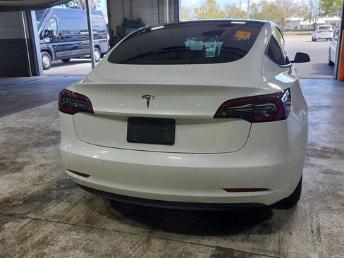 Used 2022 Tesla Model 3 Standard Range image 6