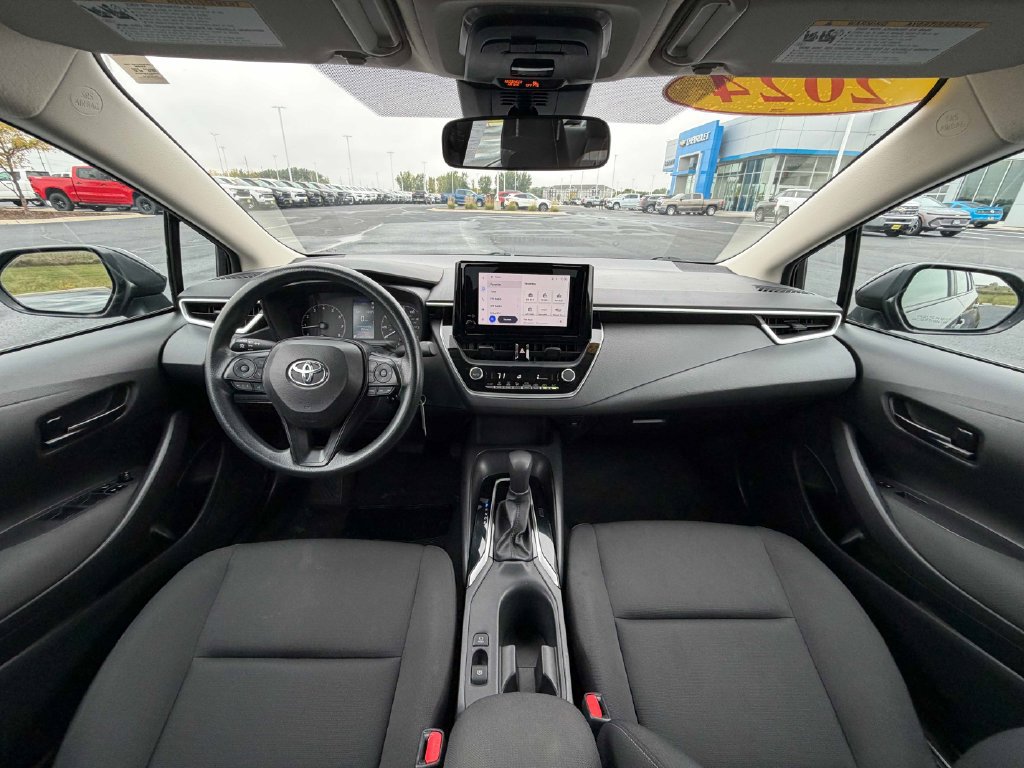 Used 2024 Toyota Corolla LE FWD image 29