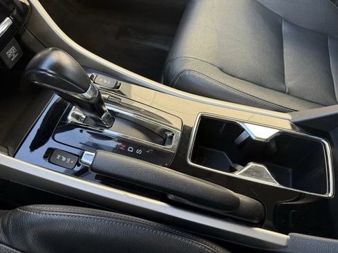 Used 2017 Honda Accord EX-L image 26