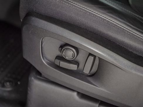 Used 2020 Land Rover Defender 110 X image 39