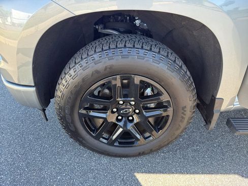 Used 2025 Chevrolet Silverado 1500 RST w/ Convenience Package II AWD/4WD image 29