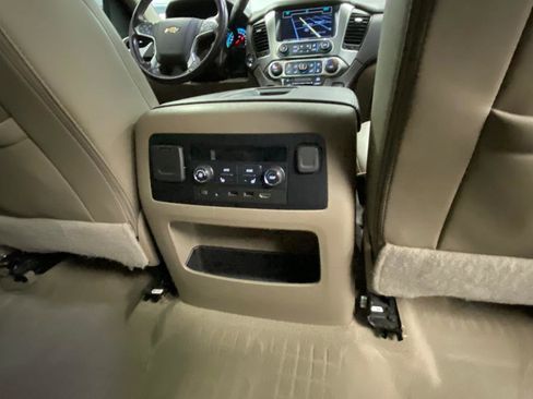 Used 2020 Chevrolet Suburban Premier image 40