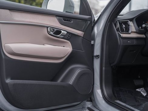 New 2026 Volvo XC90 B6 Ultra w/ Lounge Package image 37